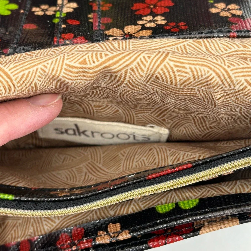 Sakroots Artist Circle Black Floral Sequin Trifold Wallet Snap Closure